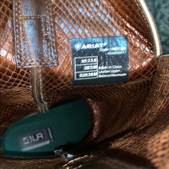 Ariat Square toe boots - Picture 4 of 6